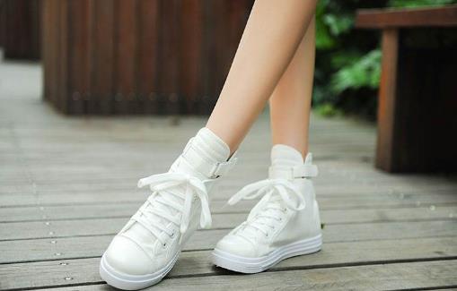 白色帆布鞋的清洗方法-八凡集