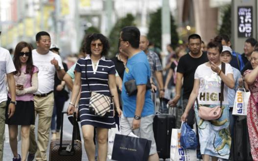 出国旅游做个精明旅客 避开常见消费陷阱-八凡集