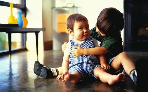 再孕后如何与大孩子沟通?-八凡集