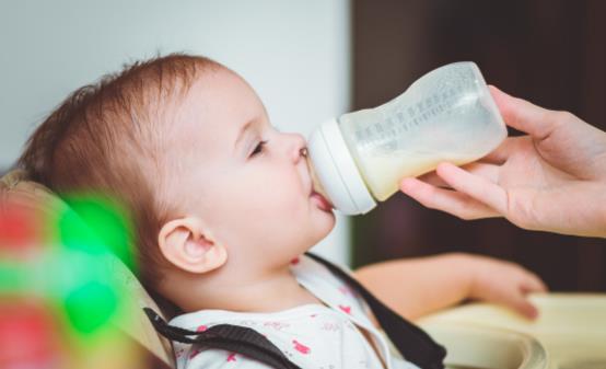 宝宝不爱喝奶粉怎么办 不强迫宝宝喝奶粉让宝宝慢慢接受-八凡集
