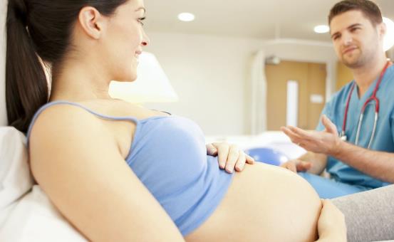 孕妇待产必备用品有哪些 孕妇待产前准备什么食物-八凡集