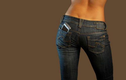 牛仔裤怎么洗才不会掉色-八凡集