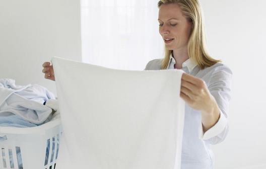 衣服上的血迹怎么才能洗干净-八凡集