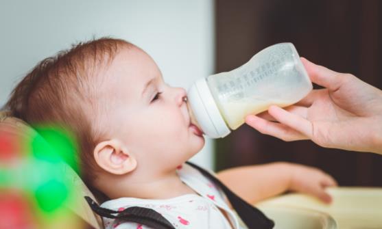 新手妈妈如何正确冲奶粉 快来get正确冲调奶粉流程-八凡集