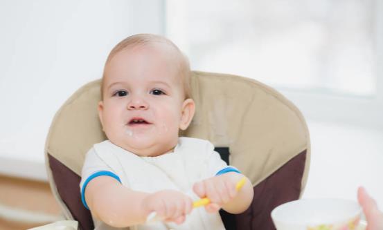 如何让孩子爱上吃饭呢 吃饭坏习惯的改掉方法-八凡集