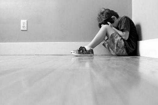 自闭症宝宝的早期特征-八凡集