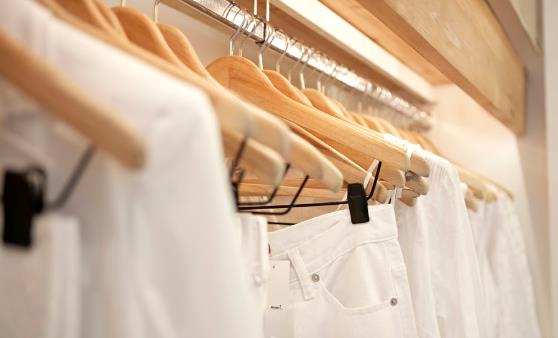 日常保养白T恤的小妙招 白t恤被染色了该怎么处理-八凡集