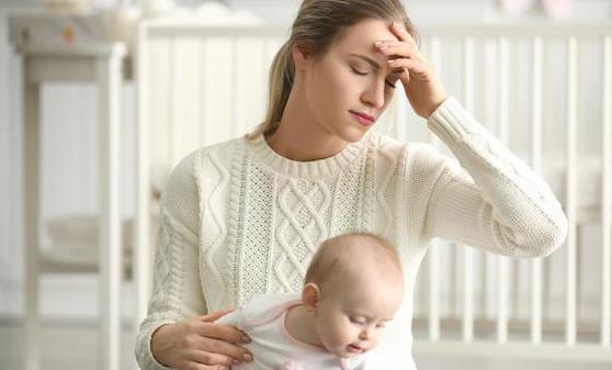 患上产后抑郁症 家人的关爱和呵护是最好的药-八凡集