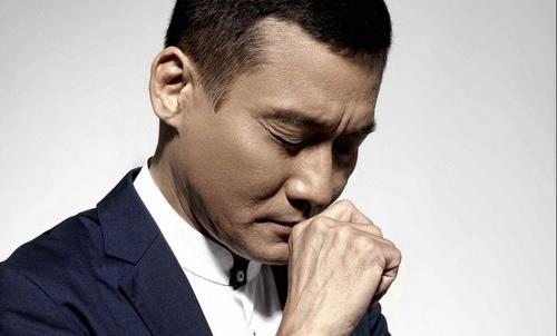 男人领带的颜色怎么选 不同衬衫搭配不同领带的方法-八凡集