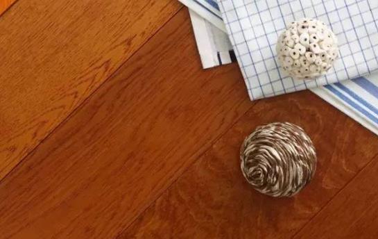 衣服上的圆珠笔油怎么洗-八凡集