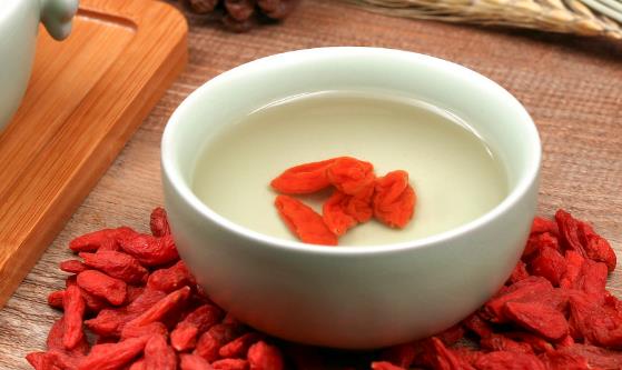 怀孕期间喝枸杞茶防止贫血 不适宜孕期饮用的茶类-八凡集