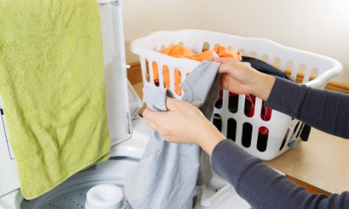 日常洗衣小技巧 让你轻松应对各种烦人的污渍-八凡集