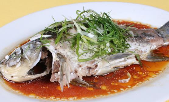 孕妈爱吃鱼预防早产减少抑郁 这5种鱼类可多吃-八凡集