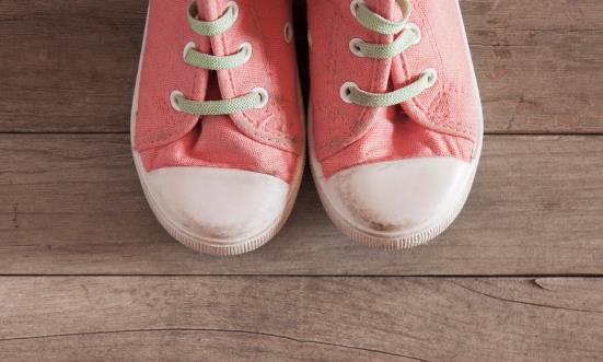 儿童鞋穿着不当有隐患 儿童鞋子不合适会造成哪些危害-八凡集