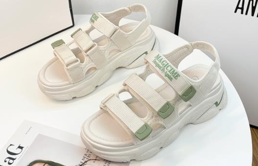 凉鞋泡水发臭原因是什么 凉鞋里面太滑怎么办-八凡集