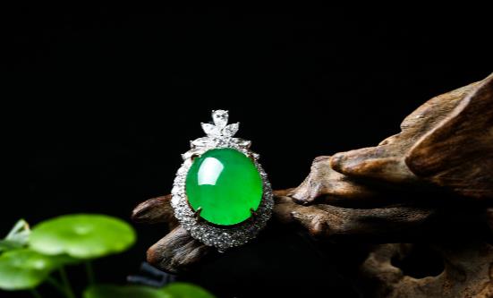 如何选择和估价翡翠 翡翠的日常清洗与养护-八凡集