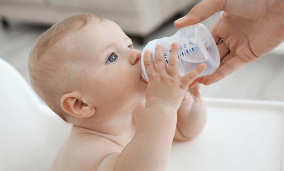 宝宝吃奶粉导致消化不良 看看你的宝宝是否消化不良-八凡集