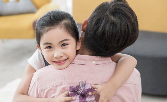 中国式逗小孩的六大陋习 中国式逗小孩应如何纠正-八凡集