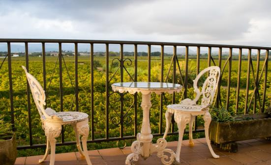 铁艺家具该如何保养 选购铁艺家具时要注意的事项-八凡集