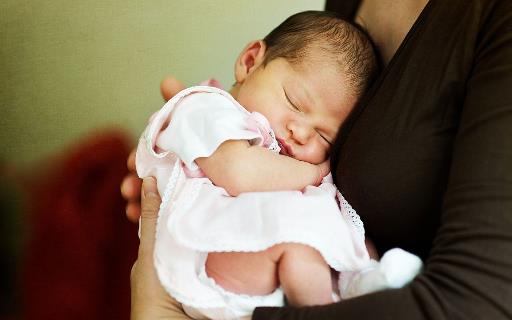 6个月大的宝宝如何补钙-八凡集