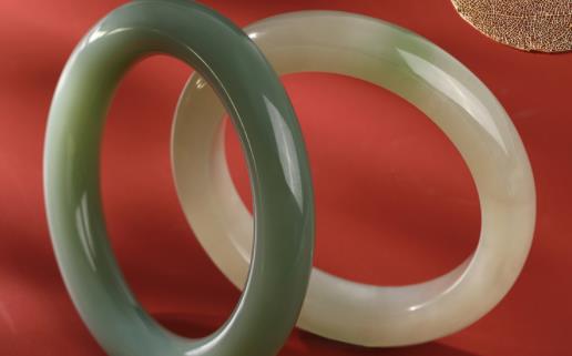 和田玉且末蓝怎么是青色的 染色和田玉最简单鉴别方法-八凡集