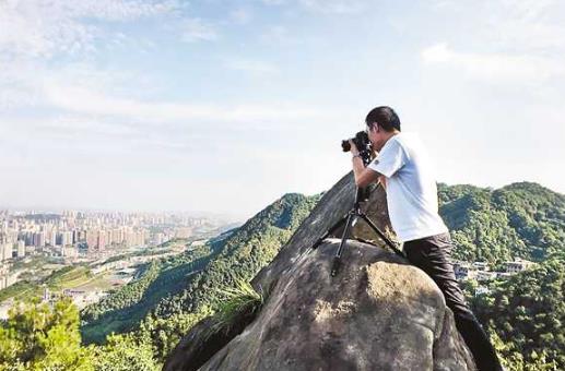 拍摄时利用对比构图手法 可以增强照片画面的视觉-八凡集