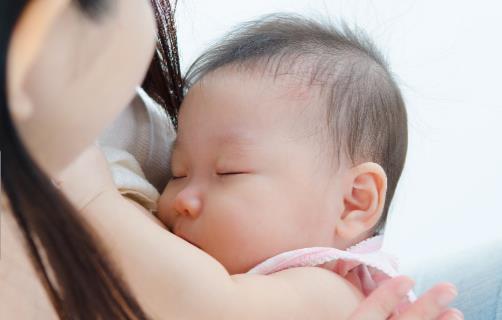 乳头皲裂怎么办疼痛别硬扛 乳头皲裂该怎么预防-八凡集