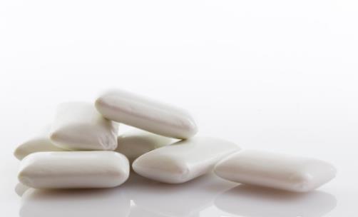 不要养成没事就嚼口香糖的习惯 小心给身体带来副作用-八凡集