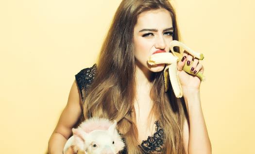 常吃香蕉的好处 香蕉这样保存再不会发黑变烂-八凡集