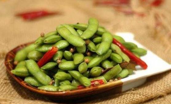 毛豆能改善脂肪代谢 毛豆的正确煮制方法-八凡集