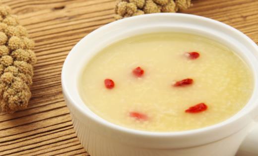 晚上睡不着觉 不妨喝点小米粥-八凡集