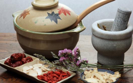 煎中药的注意事项 饮片在煎煮时要后下的原因-八凡集