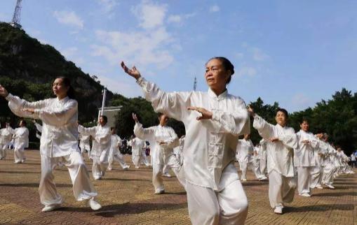 八段锦晚上十点多做好吗 八段锦晚上九点后能练吗-八凡集