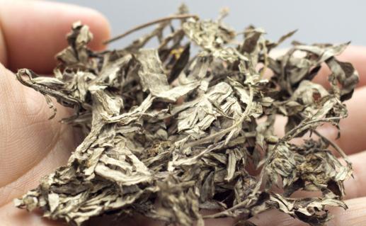 湿疹用艾草泡澡需要用清水再洗一遍吗 为什么湿疹洗艾草越洗越痒