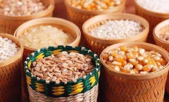 粗粮带来的利与弊 不适合吃粗粮的人群-八凡集