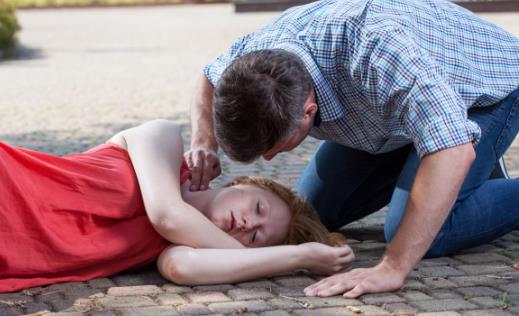 高温天气晕厥时有发生 预防中暑九大方法-八凡集