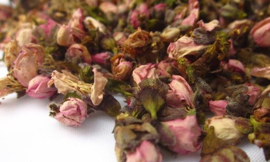 桃花扫除暗黄养就粉嫩颜 饮花茶滋养身体心情也会好-八凡集