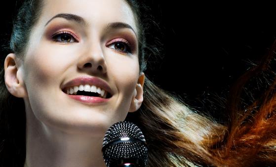 唱歌发烧友保护嗓子 唱前先热身少唱高音-八凡集