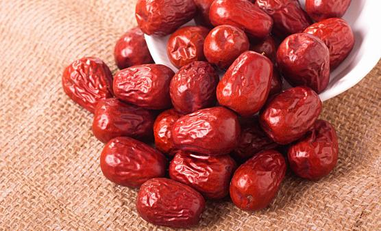 光靠大枣补血不靠谱 贫血患者的四款食疗方-八凡集
