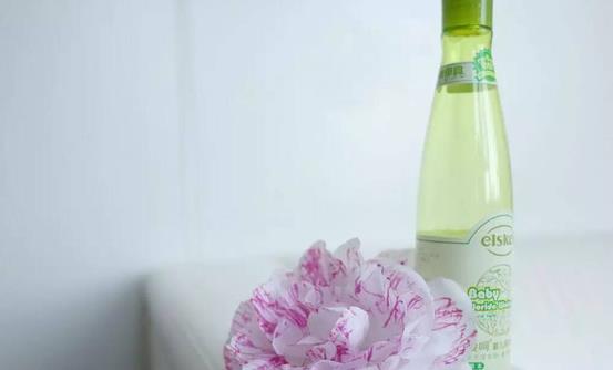 花露水使用常有的四误区 花露水的药理功效-八凡集