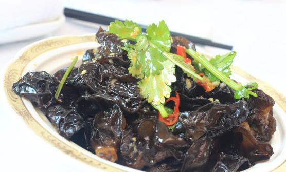 口腔溃疡皮肤起小疙瘩 推荐四个有效的排毒食物-八凡集