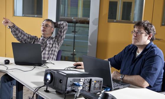 长期久坐带来的10大危害 缓解久坐的危害这样做-八凡集