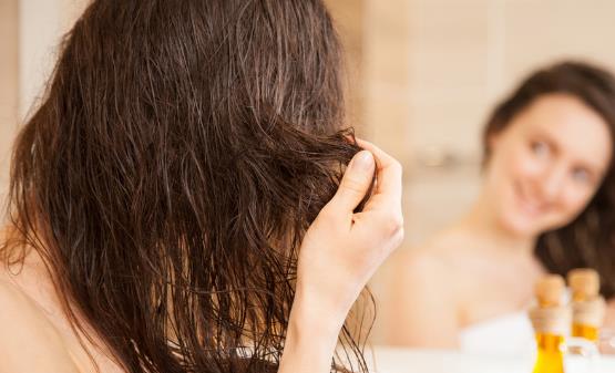过度护理头发反而促进脱发 想要拥有乌黑秀发就这样做-八凡集