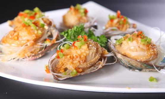 鲍鱼的营养价值非常高 鲍鱼的5种经典吃法-八凡集