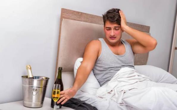 早起3不要,睡前4远离,不要着急起床,要吃早餐,远离熬夜