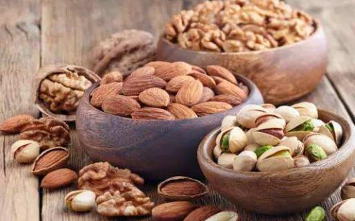 坚果营养价值高 但并不是多多益善-八凡集