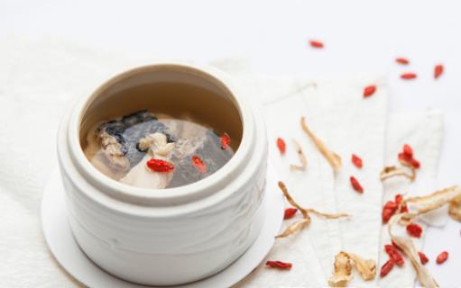 喝养生汤的误区小心误入 养生汤煲汤的必知技巧-八凡集