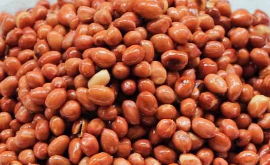 炸花生米时千万别直接下锅 让美味花生米酥脆不返潮的诀窍-八凡集