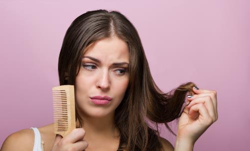 早晚梳头100次,若能坚持六个月,这些喜人变化或许悄悄降