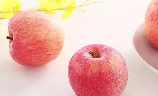 苹果酸酸甜甜果香怡人 苹果的12个保健功效和作用-八凡集